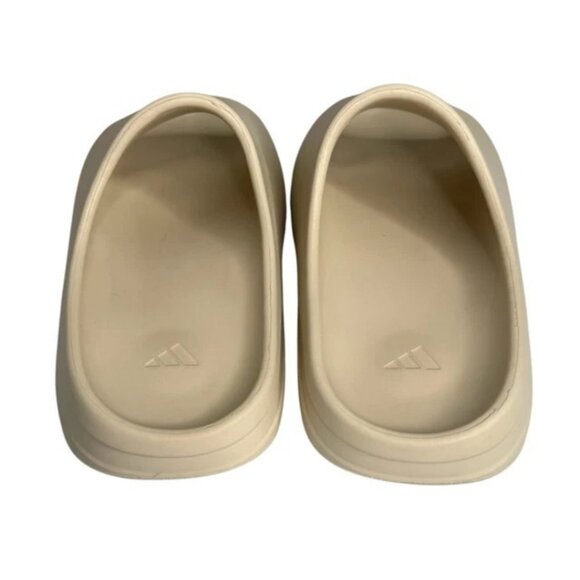 Sandals_&_Flip_Flops